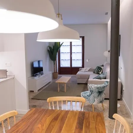 Dos Torres Exclusivos En Calle Alfonso I Appartamento