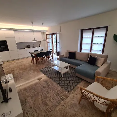 Dos Torres Exclusivos En Calle Alfonso I Апартаменты